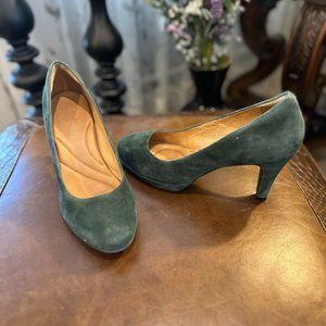 Clarks Suede Pumps - Green - Size 9